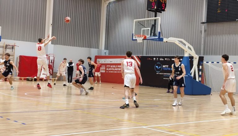 Derbowy mecz z BSA AMW Arca Gdynia