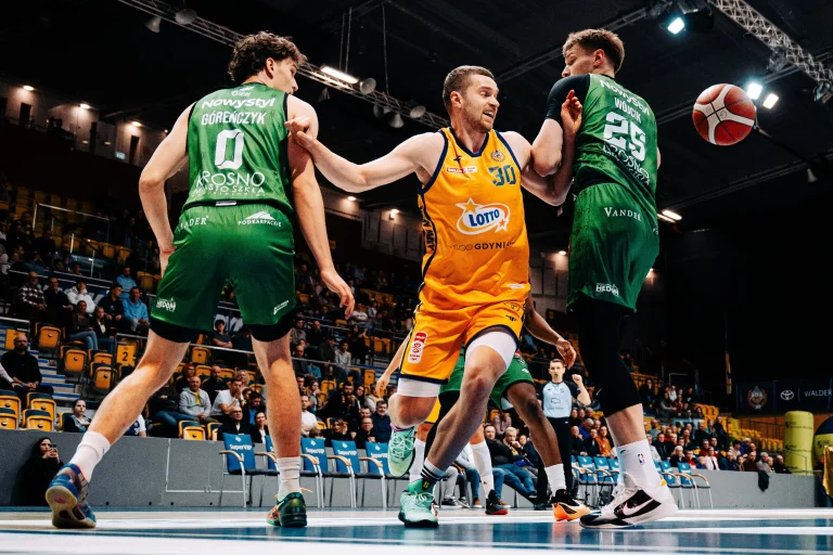 Ludzie SMS-u w akcji: Jakub Garbacz prowadzi Arkę w kierunku play-off